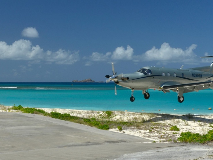 04-Pilatus PC12 landing