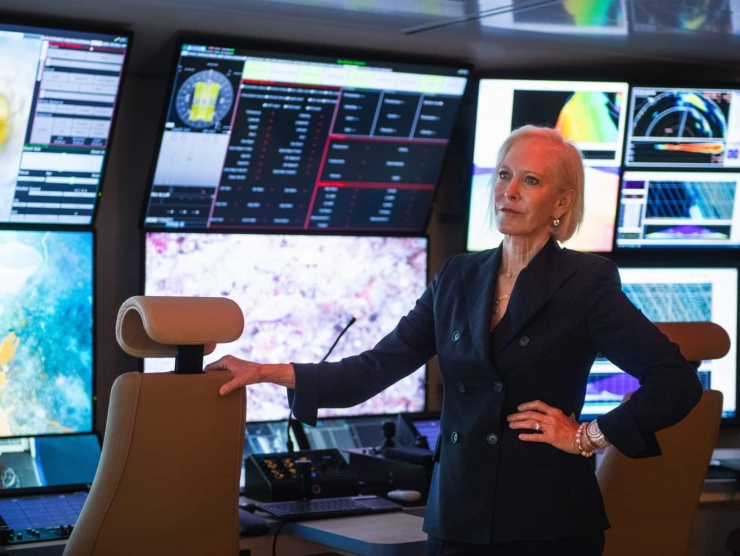 Wendy Schmidt in the ROV Control Room of R/V Falkor (too)